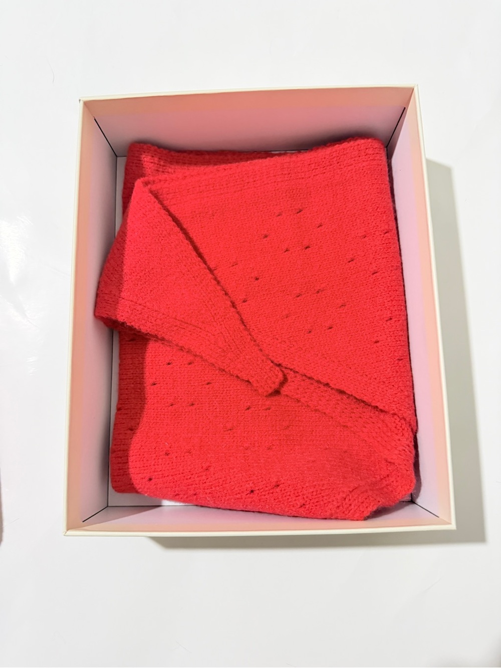 Free People Floral Gift Box with RED hat and scarf - NEW - Picture 3 of 8
